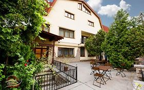 Casa Dealul Melcilor Guest House